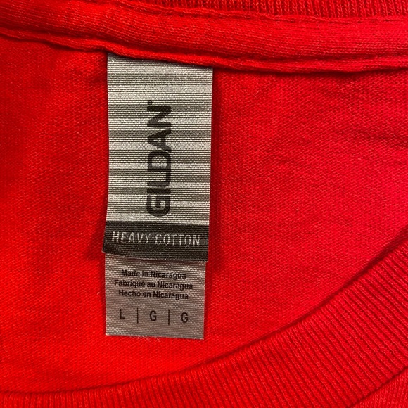 Gildan Red Tee Shirt, Crew neck, Heavy Cotton, short sleeve, size Large, unisex - Picture 3 of 6